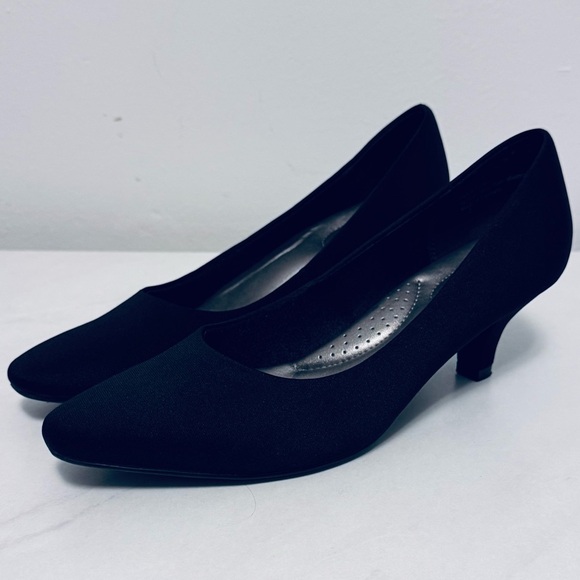 Abella Black Women's Flats - Picture 2 of 8